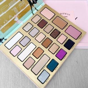 Too Faced Christmas in New York Palette